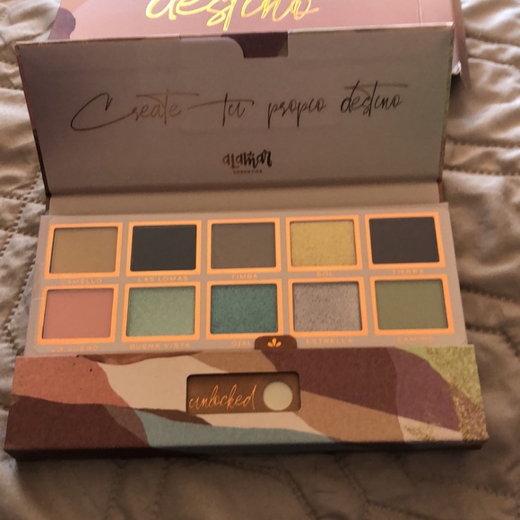 Destino by Alamar Cosmetics Eyeshadow Palette - Picture 5 of 7